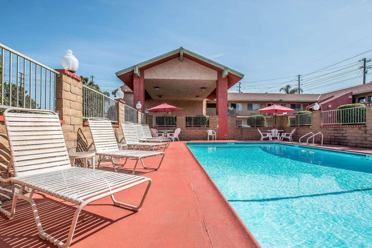 Econo Lodge Anaheim North Eksteriør billede